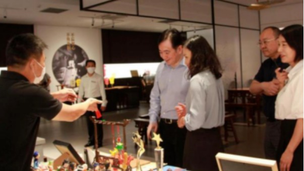 喜报丨祝贺av电影
暑期社会实践团队获双“十佳团队”...